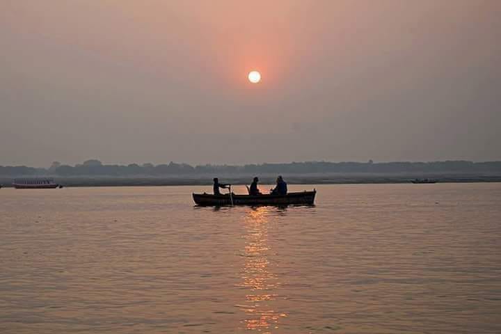 بدگمانی کھا رہی ہے