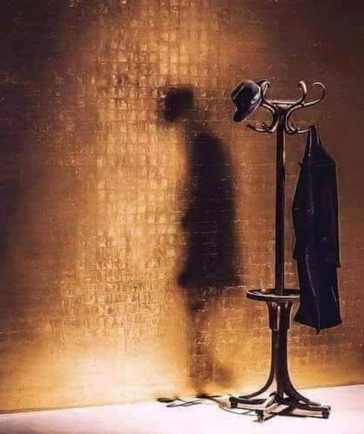 بدقسمتی سے یہاں ہوں میں